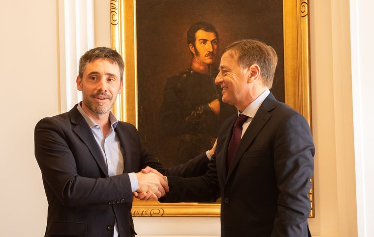 Ignacio Lamothe, titular del CFI, visitó este jueves la Casa de Gobierno y fue recibido por el gobernador Rodolfo Suarez Foto: Prensa Gobierno de Mendoza