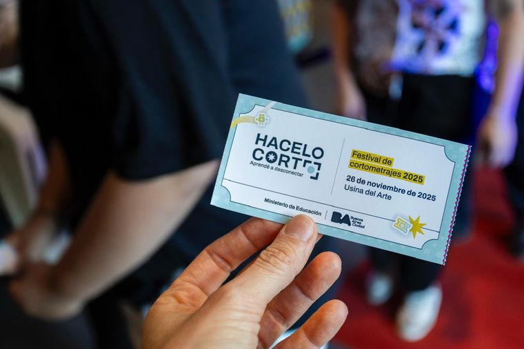 En la Usina del Arte se realizó la ceremonia de premiación del Festival Hacelo Corto – Aprendé a Desconectar. En la Usina del Arte se realizó la ceremonia de premiación del Festival Hacelo Corto – Aprendé a Desconectar.