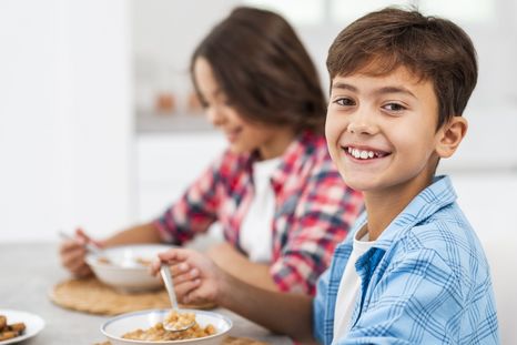 En niños, niñas y adolescentes celíacos surge un estado emocional de enojo y de negación frente a esa condición. Foto: Freepik En niños, niñas y adolescentes celíacos surge un estado emocional de enojo y de negación frente a esa condición. Foto: Freepik