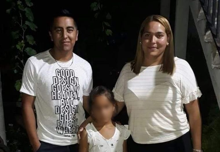 La joven fue encontrada muerta y bañada en sangre tras ser apuñalada por su pareja