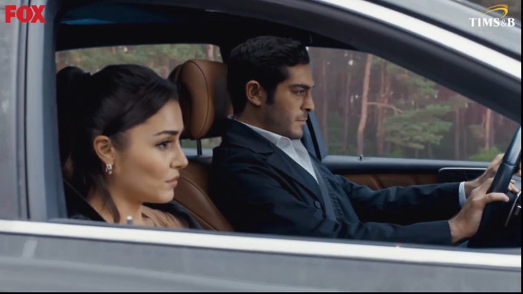 Burak Deniz y Hande Erçel El dúo qué todos hablan. Foto: Fuente: imagen - captura - @bambaskabiridizi