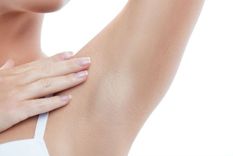 esto deberias usar como desodorante para quitar el mal olor