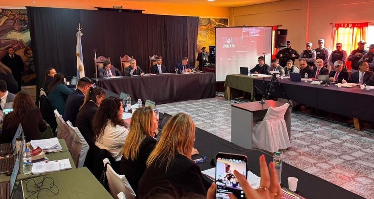 El juicio por la desaparición de Loan Peña estuvo plagado de polémicas desde el principio. Cómo se vive desde dentro.