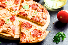 Hacer pizza de pepperoni en casa: receta y consejos para el éxito Foto: Shutterstock