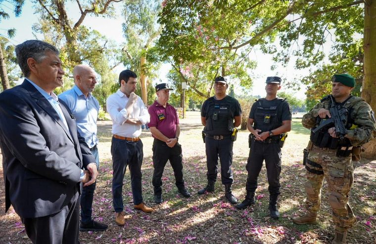 Macri estuvo acompañado por el ministro de Seguridad, Waldo Wolff, y el secretario de Seguridad, Ezequiel Daglio. Foto: Ministerio de Seguridad