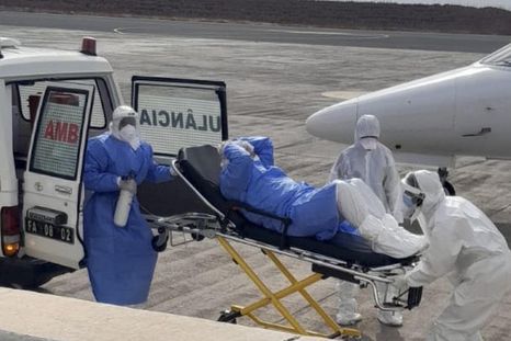 Las autoridades investigan si la azafata contrajo hantavirus tras el brote detectado en el crucero. Las autoridades investigan si la azafata contrajo hantavirus tras el brote detectado en el crucero.