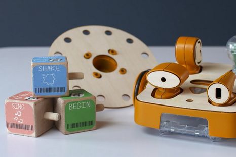 Kibo, el robot que enseña a niños a programar