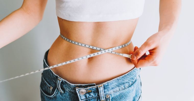 Este es el ejercicio que debes hacer para reducir tu cintura y tonificar abdomen Foto: Shutterstock