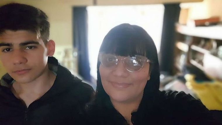 La madre del joven asesinado lamentó lo ocurrido en redes sociales.