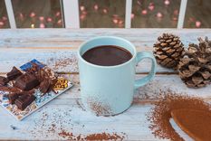 Así se hace la receta de chocolate caliente espeso perfecta.