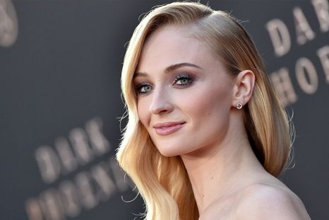 Sophie Turner prefiere el lado rockero de la moda y así lo logra Foto: Elle