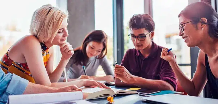 La posibilidad de trabajo remoto o híbrido incide de manera decisiva en la permanencia de empleados jóvenes. La posibilidad de trabajo remoto o híbrido incide de manera decisiva en la permanencia de empleados jóvenes.