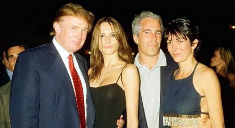 Los Trump, Epstein y Ghislaine Maxwell, en otros tiempos. Foto: EconomiaHoy.