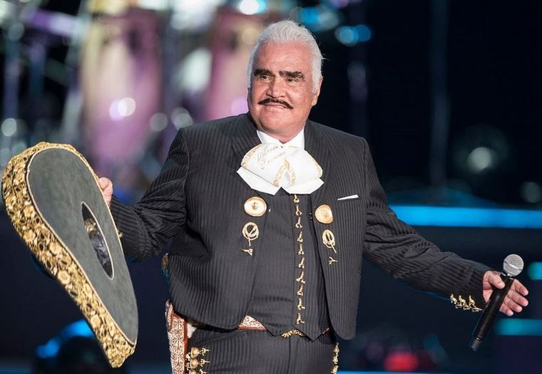 Foto: https://elpais.com/mexico/2021-12-12/muere-el-ultimo-rey-del-mariachi-vicente-fernandez.html