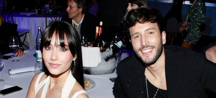 AITANA Y SEBASTIÁN YATRA HACE POCO, LOS CANTANTES HAN ESTADO ENVUELTOS EN RUMORES DE UN ROMANCE Foto: https://los40.com/los40/2021/11/16/musica/1637060132_434499.html