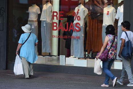 La Ciudad difundió el detalle de descuentos bancarios vigentes y lanzó una campaña que premia las compras navideñas con paquetes turísticos. La Ciudad difundió el detalle de descuentos bancarios vigentes y lanzó una campaña que premia las compras navideñas con paquetes turísticos.