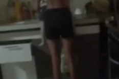 el indignante video de la madre que le bajo a golpes un diente a su hijo de 1 ano