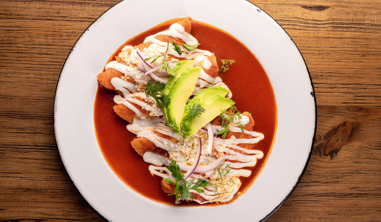 La receta original se preparaba sin crema ni queso en muchas regiones. La receta original se preparaba sin crema ni queso en muchas regiones.