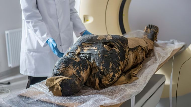 Una momia embarazada sorprendió a los científicos durante el 2021. Foto: Warsaw Mummy Project