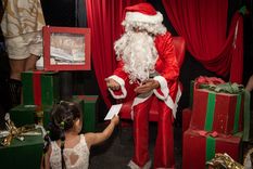 Las ferias de artesanos y emprendedores son una buena oportunidad para adquirir regalos de Navidad originales.