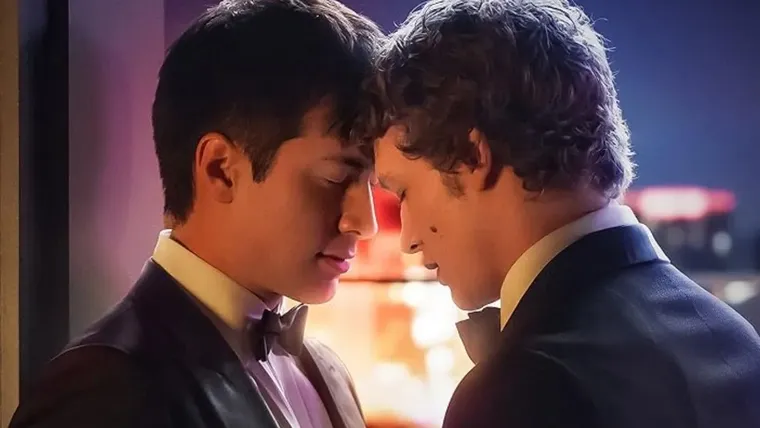 Los protagonistas enfrentan una rivalidad en el hielo que esconde un apasionado romance secreto. Los protagonistas enfrentan una rivalidad en el hielo que esconde un apasionado romance secreto.