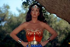 ¿como luce hoy la mujer maravilla original?