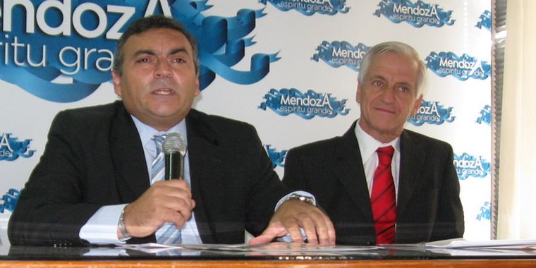 Bustos Cara, junto a Félix González, aclaró sobre los montos permitidos. Foto: MDZ / Carlos Fernández