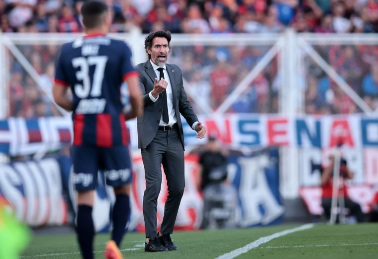 Eduardo Domínguez se refirió al posible regreso de Marcos Rojo a Estudiantes. Foto: Fotobaires