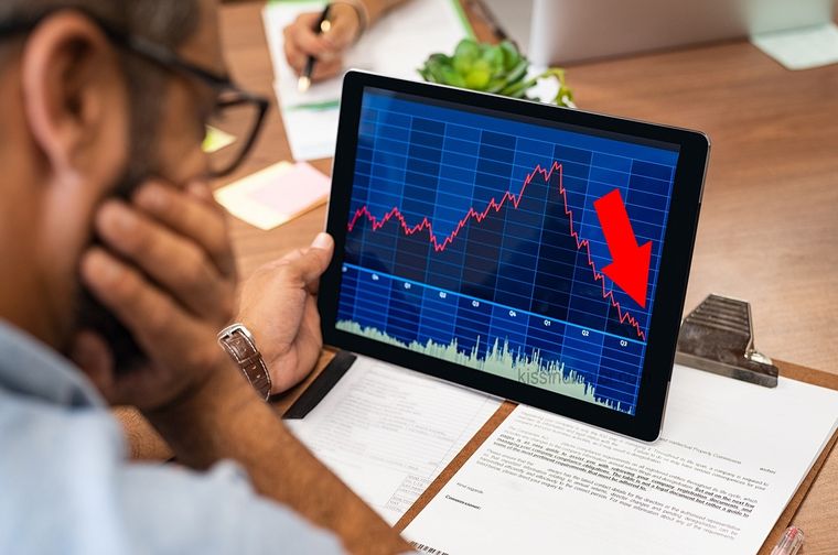 El temor a una nueva crisis bancaria en Estados Unidos empezó a alertar a los analistas financieros y podría salpicar a Wall Street.&nbsp;
