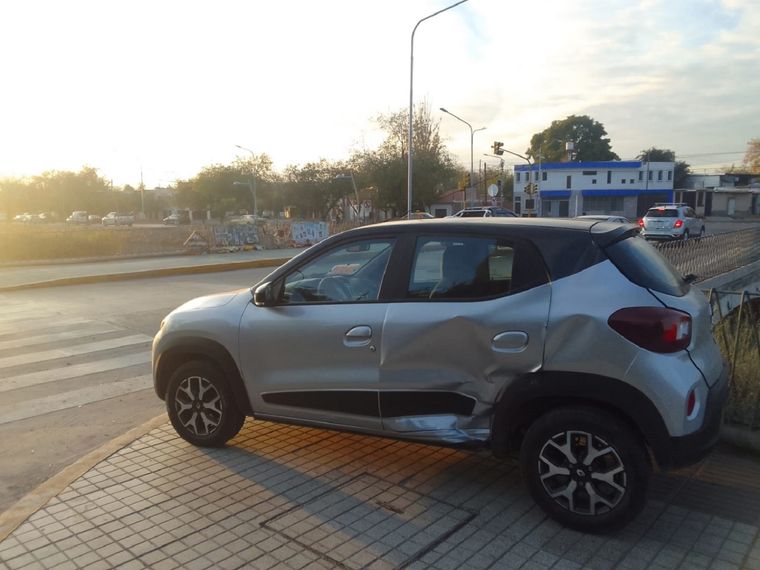 Así quedó uno de los autos siniestrados frente al santuario de los hermanitos Kruk Foto: Mercedes Gómez/MDZ