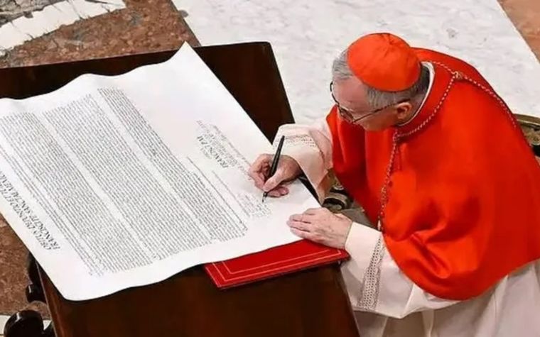 El Vaticano reveló el “rogito” que acompañará al papa Francisco en su descanso. Foto: Vatican news.