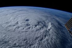 Huracán Larry captado desde el espacio. Foto: Twitter @Thom_astro Foto: Twitter @Thom_astro