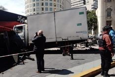 Un camión sin conductor se incrustó contra un restaurante  Foto: NA