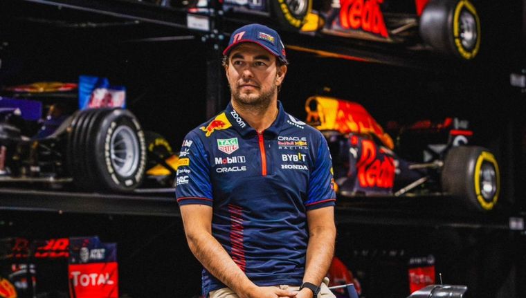 Checo encendió alarmas en Red Bull y recibió un claro mensaje. Foto: @SChecoPerez