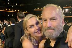 Ni Bob Odenkirk ni Rhea Seehorn ganaron nada en los Premios Emmy. Foto: Twitter (@mrbobodenkirk)