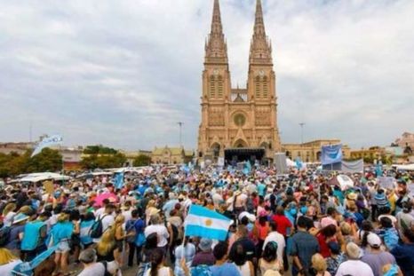 La tradicional peregrinación a Luján cumple 51 años. La tradicional peregrinación a Luján cumple 51 años.