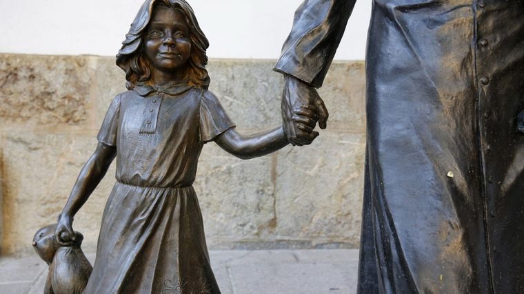 Los casos de abusos de niñas y niños son cientos de miles. Foto: Reforme.net