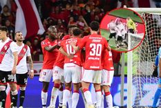 Un alcanzapelotas se burló de los jugadores de River tras el segundo gol de Inter Foto: EFE