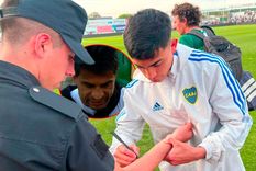 Langoni e Ibarra le firmaron el brazo a un policía que terminó demorado: al parecer, no formaría parte de la fuerza.