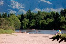 Un pueblo para disrutar del verano. Un pueblo para disrutar del verano.