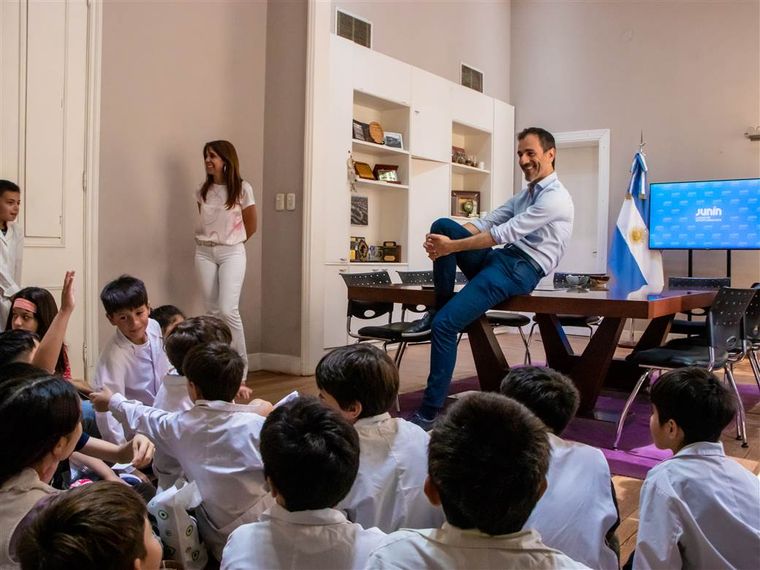 Pablo Petrecca, Senador provincial del PRO por la Cuarta Sección Electoral y presidente del bloque amarillo en la Cámara Alta bonaerense Pablo Petrecca, Senador provincial del PRO por la Cuarta Sección Electoral y presidente del bloque amarillo en la Cámara Alta bonaerense