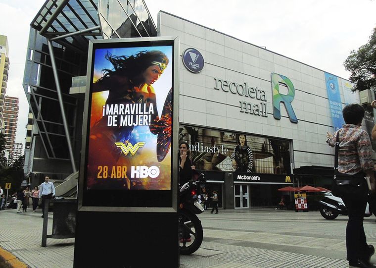 Publicidad sarmiento adelantó pagos y extiende contratos de publicidad y obras. Foto: Publicidad Sarmiento