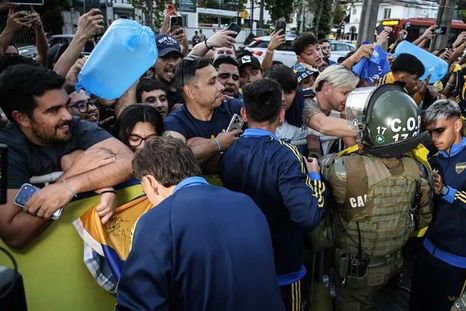 Boca llegó a Chile para enfrentar a Universidad Católica por la Libertadores. Boca llegó a Chile para enfrentar a Universidad Católica por la Libertadores.