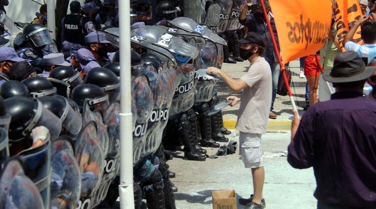 Frente a la manifestación, la Policía reprimió con dureza. Foto: Télam
