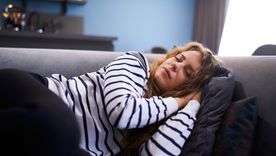 La siesta sigue asociada al descanso, aunque los investigadores piden mirar con atención su duración y frecuencia.