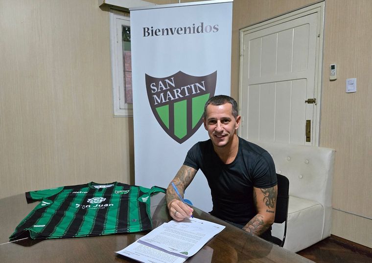 Leandro Romagnoli, ídolo de San Lorenzo y actual DT del Verdinegro sanjuanino, no escondió su malestar por el presente del Ciclón y pidió que se priorice lo económico y las divisiones juveniles.
