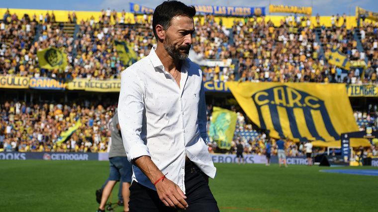 Kily González fue insultado por la hinchada de Central tras la derrota contra Newells.