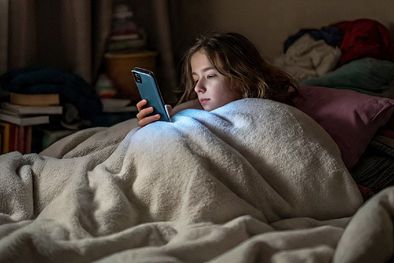 MDZol | celulares adolescentes noche