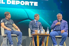 El presidente de la AFA estuvo presente en la primera edición de la Devconnect en Argentina.