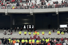 La tribuna permanece clausurada.